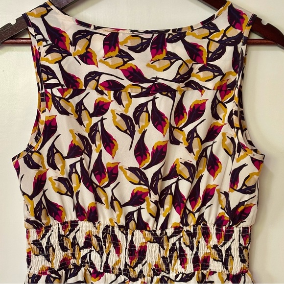 Banana Republic| Cream & Fall Colour Leaf Print Sleeveless Ruched Blouse Sz S - Picture 5 of 7